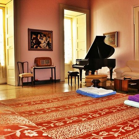 Palazzo Belli B&B เลชเช ห้อง รูปภาพ