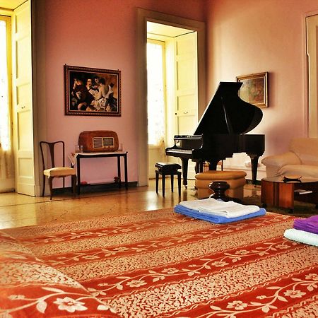 Palazzo Belli B&B เลชเช ภายนอก รูปภาพ