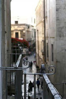 Palazzo Belli B&B เลชเช ภายนอก รูปภาพ